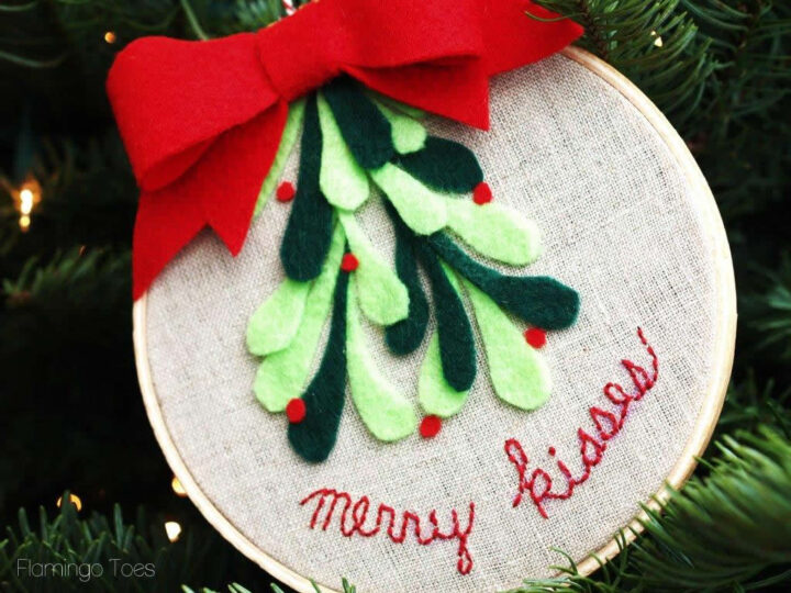 Image for Merry Kisses Mistletoe Hoop Ornament