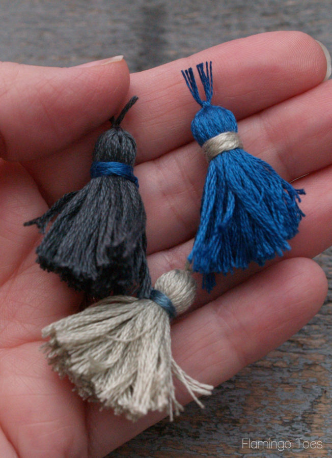 How to Make Mini Tassels, a tutorial featured by top US craft blog, Flamingo Toes.