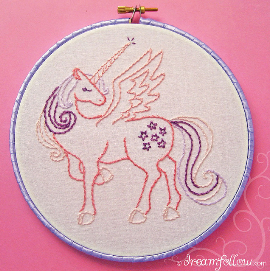 26 Fun and Free Embroidery Patterns featured by top US sewing blog, Flamingo Toes.