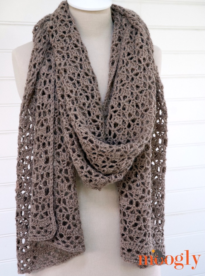 Free Crochet Scarf Patterns featured by top US sewing blog, Flamingo Toes