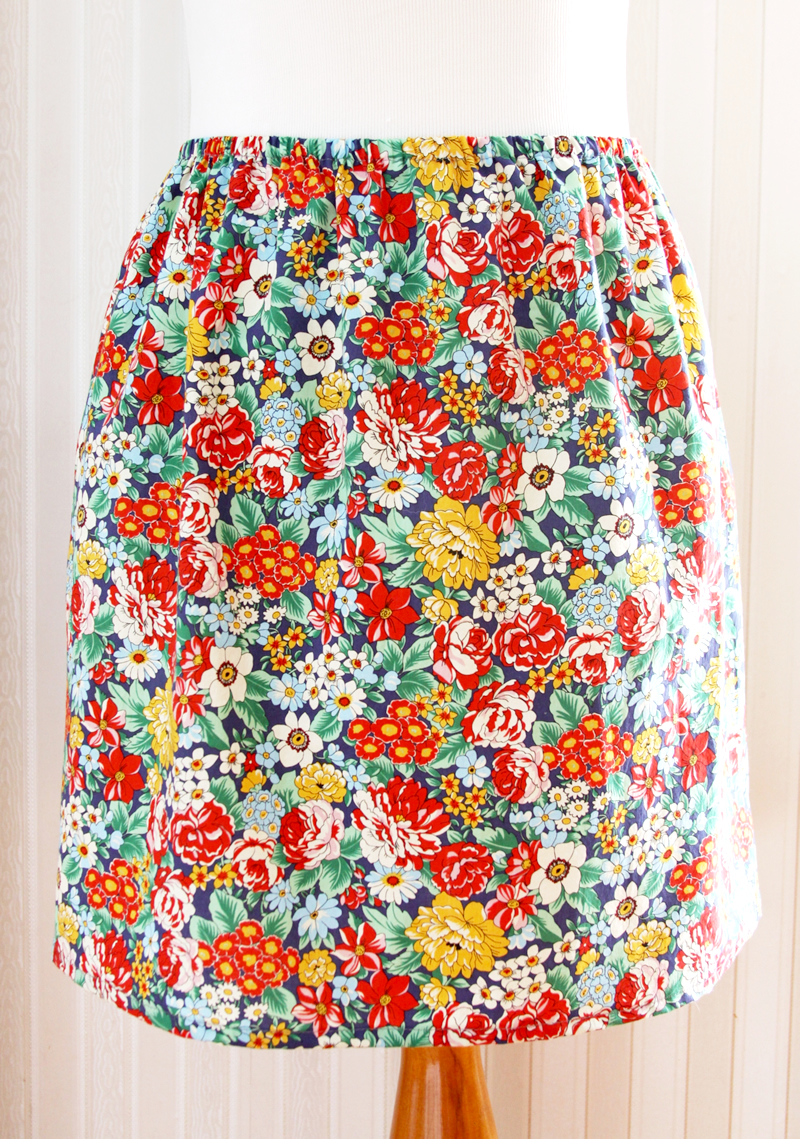 15 Minute DIY Skirt tutorial featured by top US sewing blog, Flamingo Toes: Easy and Fast Skirt DIY