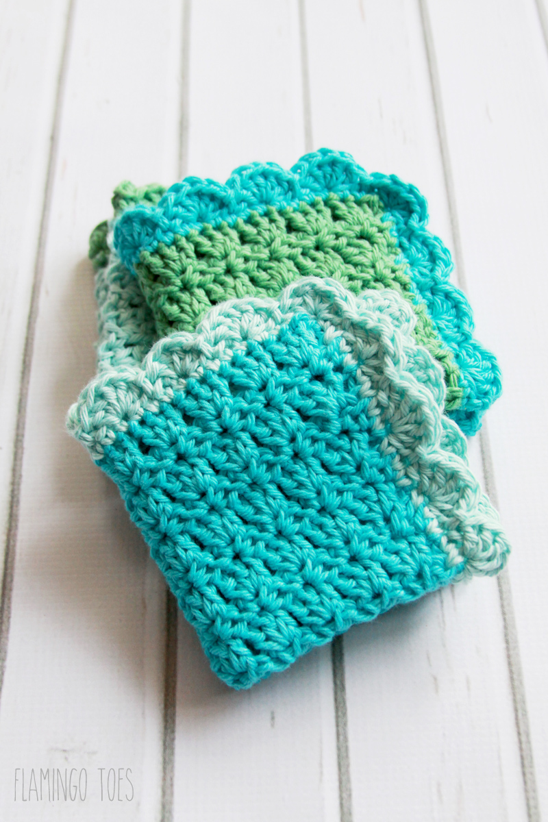 Easy Crochet Dishcloth Pattern featured by top US crochet blog, Flamingo Toes.