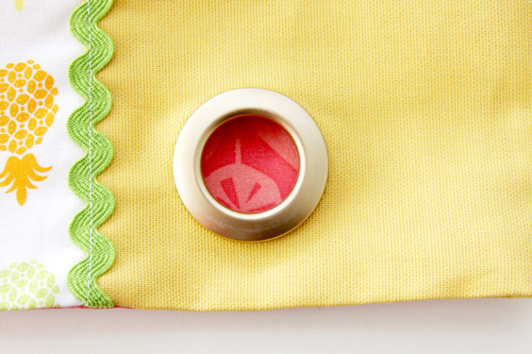 How to Add Grommets to a Tote Bag