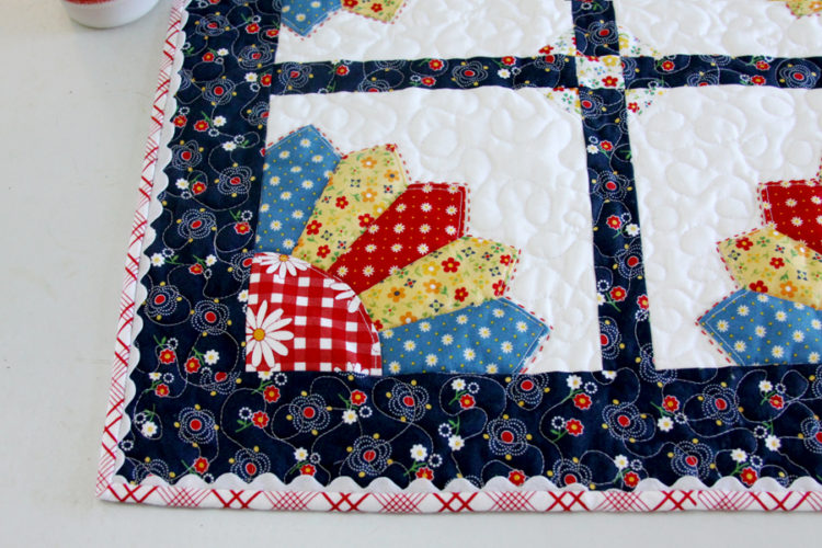 Rick Rack Edging on Mini Quilt
