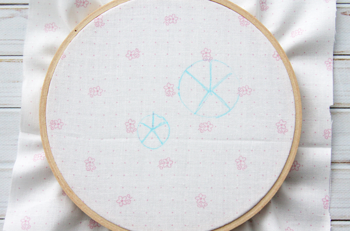 Wagon Wheel Stitch Tutorial featured by top US sewing blog, Flamingo Toes.