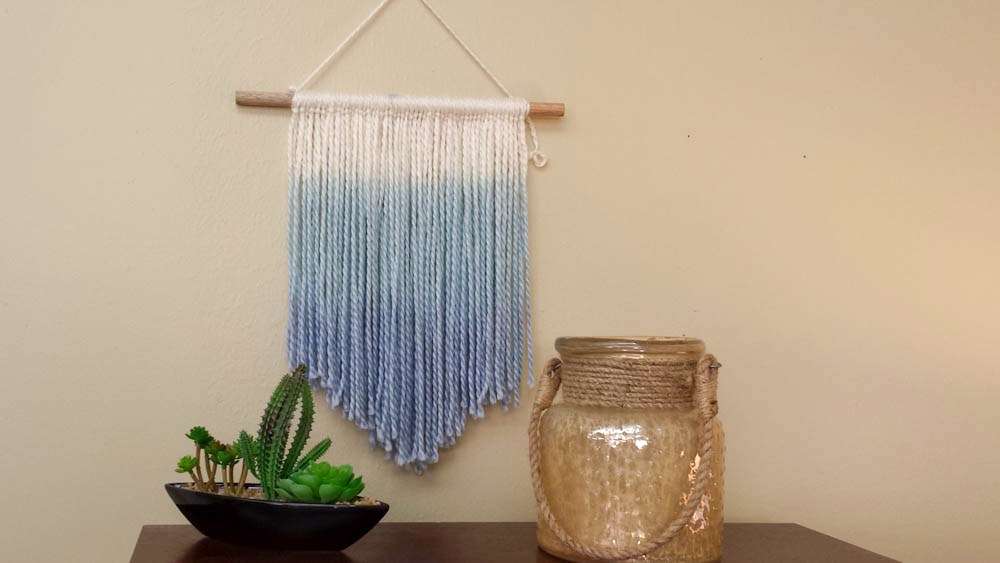 DIY Macrame with Yarn Wall Art featured by top US craft blog, Flamingo Toes.