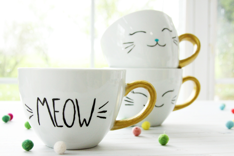 DIY Cat Mugs featured by top US craft blog, Flamingo Toes