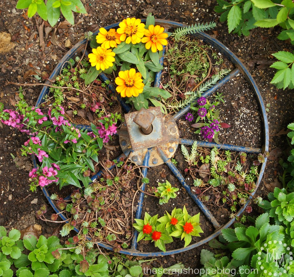 Wagon Wheel Planter