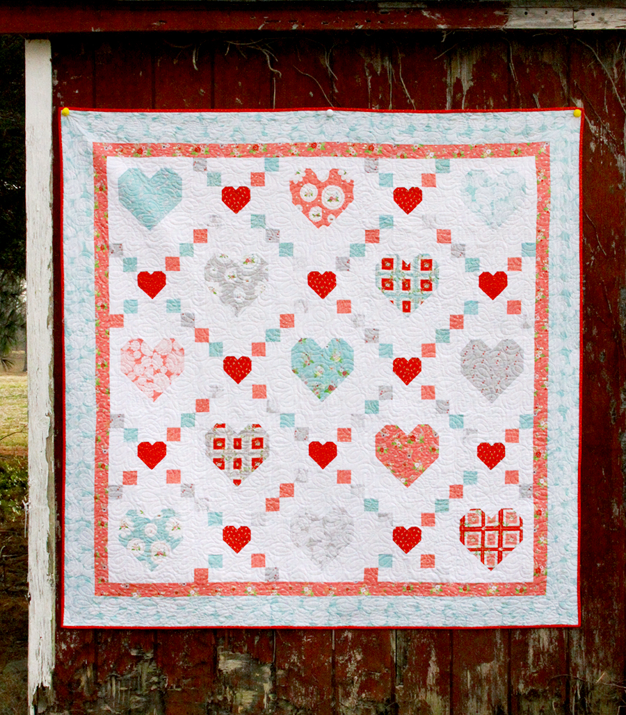 2019 Top Ten Quilting and Sewing Projects! by popular Tennessee quilting blog, Flamingo Toes: image of a hearts and kisses quilt. 