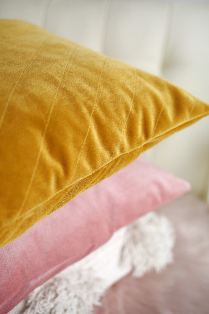 Add some hygge to your couch or bed this winter with this quilted velvet pillow diy