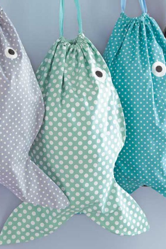 These fish bags with drawstring fastening make ideal laundry holders and are fun for all the family