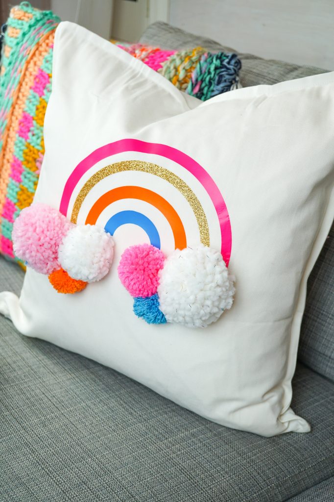 Small pillows for store crafts