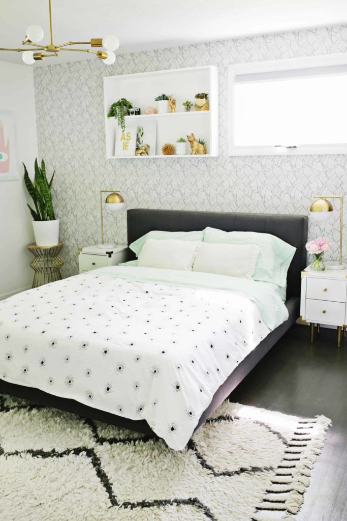 Make An Easy Duvet Cover With Any Flat Sheet click through for tutorial 1 12