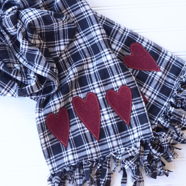 Flannel Sewing Projects featured by top US sewing blog, Flamingo Toes: heart flannel scarf