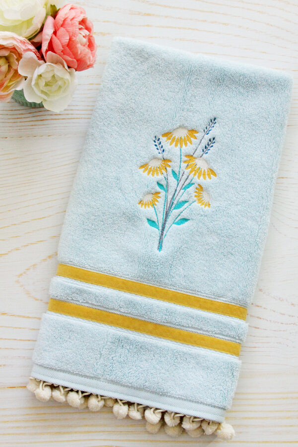 Vintage Daisies Embroidered Hand Towel