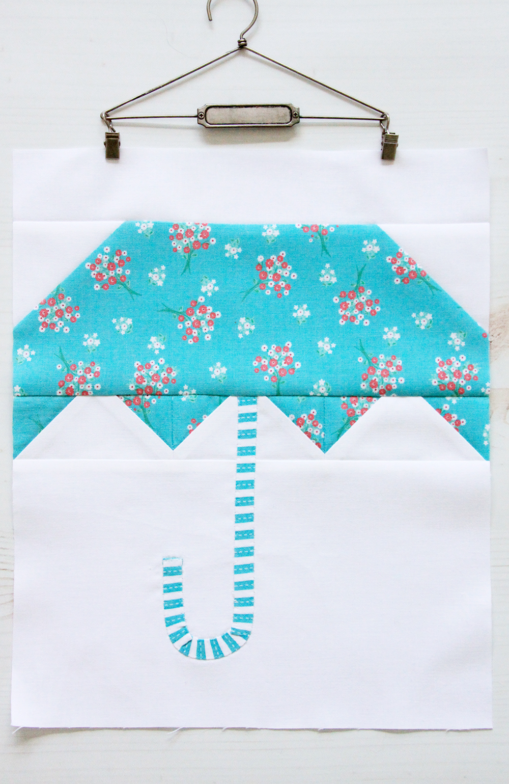 singing-in-the-rain-quilt-sew-along-row-2-umbrella-quilt-block