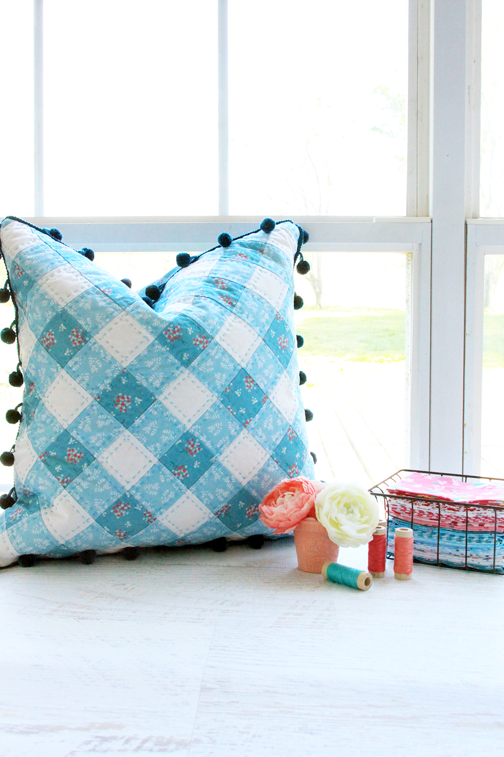 Patchwork Gingham PIllow with Free Pattern